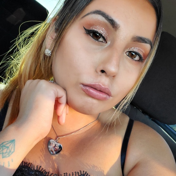 Meet your Posher, Jessica - Picture 1 of 1